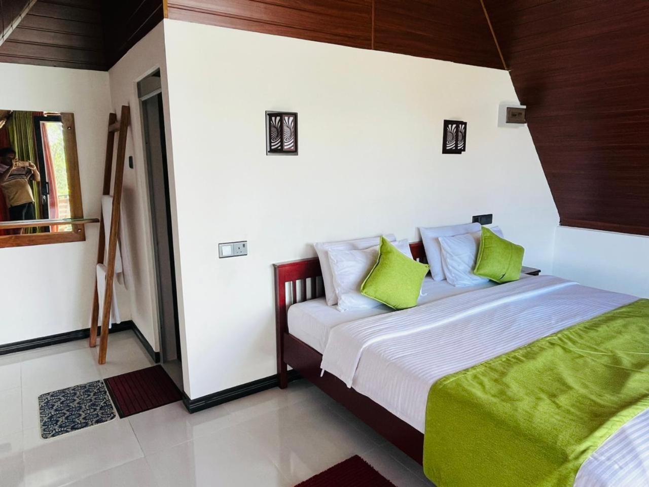 Cloudy Hill Cottage เอลลา ภายนอก รูปภาพ