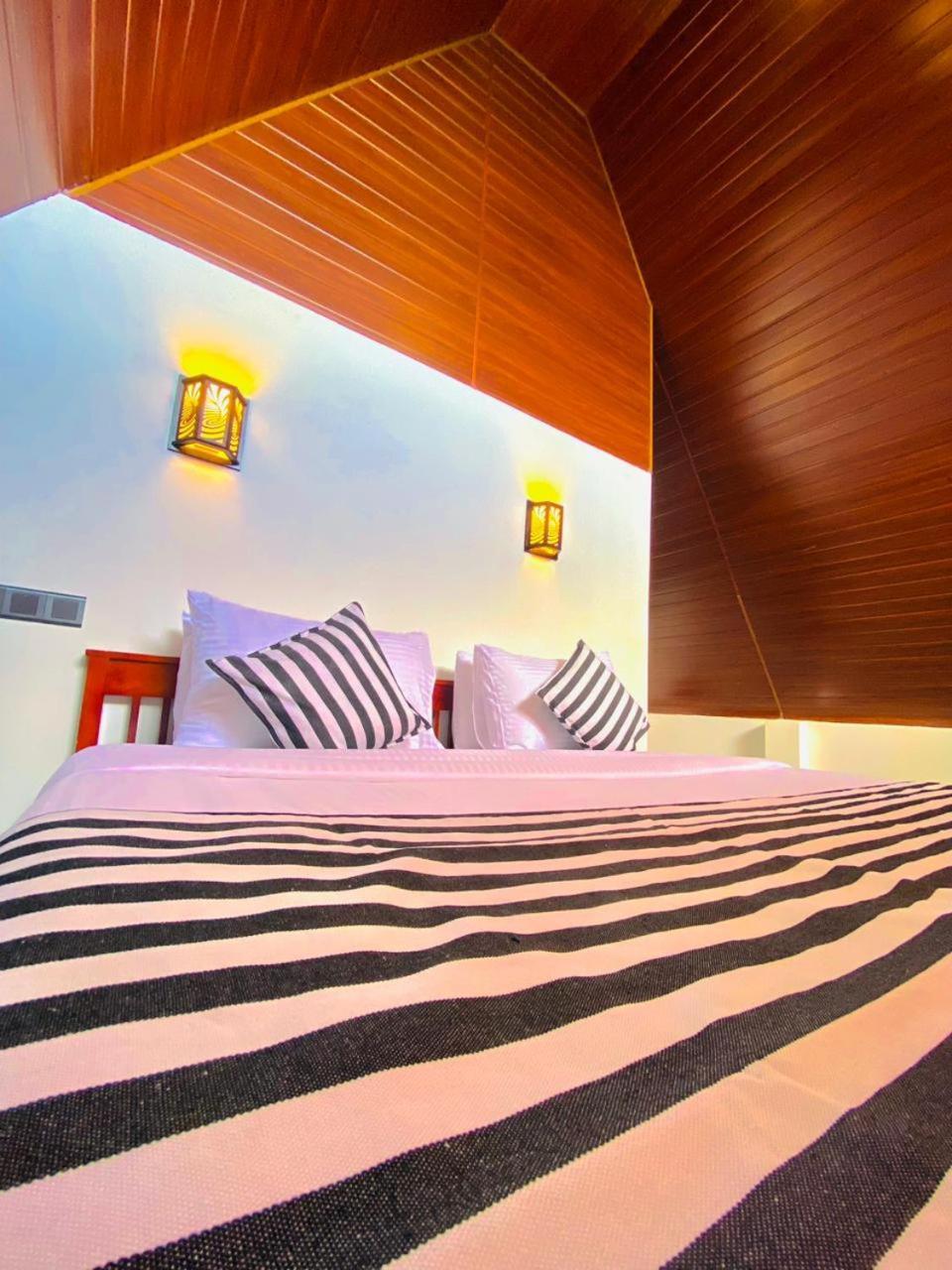 Cloudy Hill Cottage เอลลา ภายนอก รูปภาพ