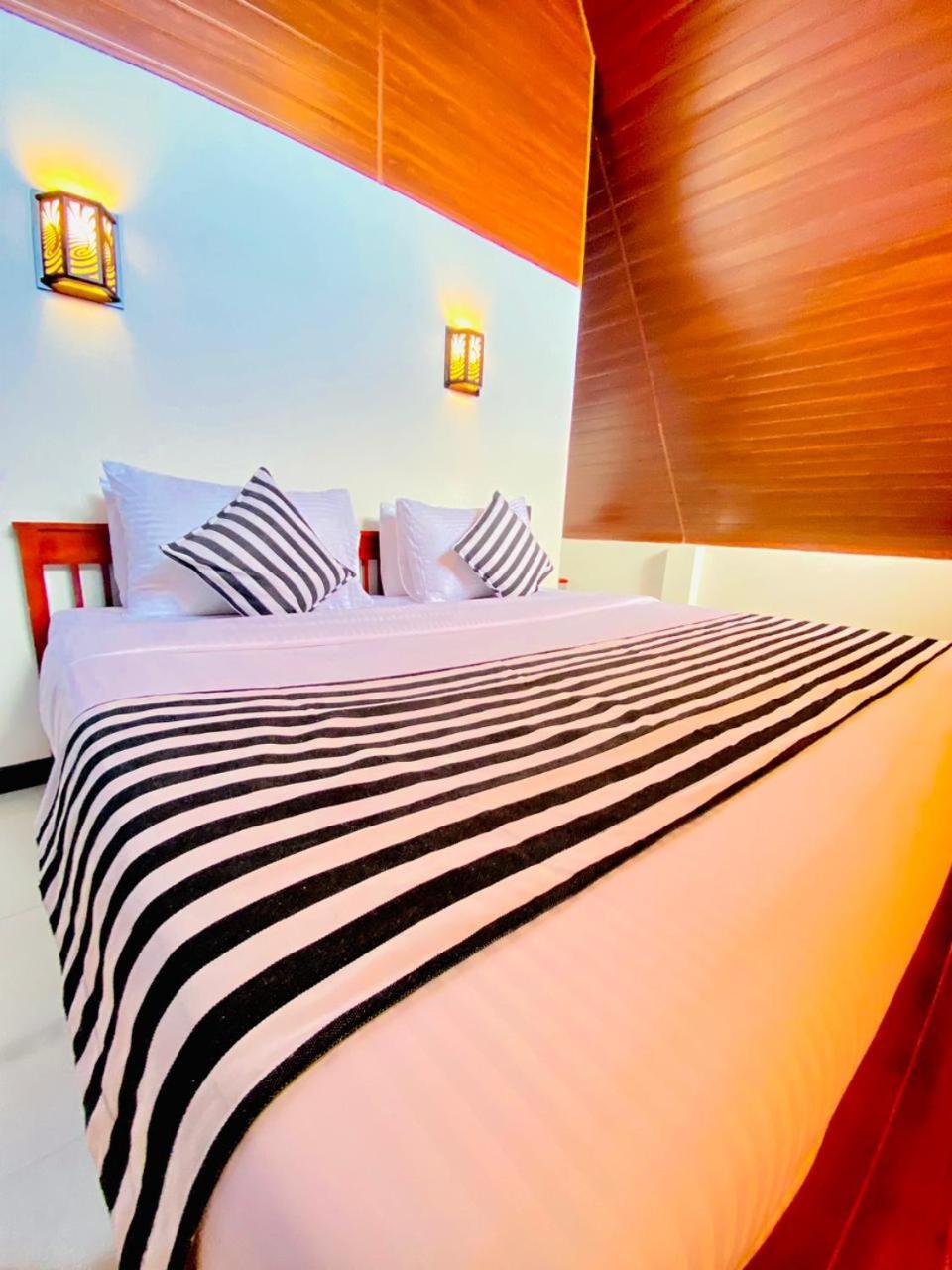 Cloudy Hill Cottage เอลลา ภายนอก รูปภาพ